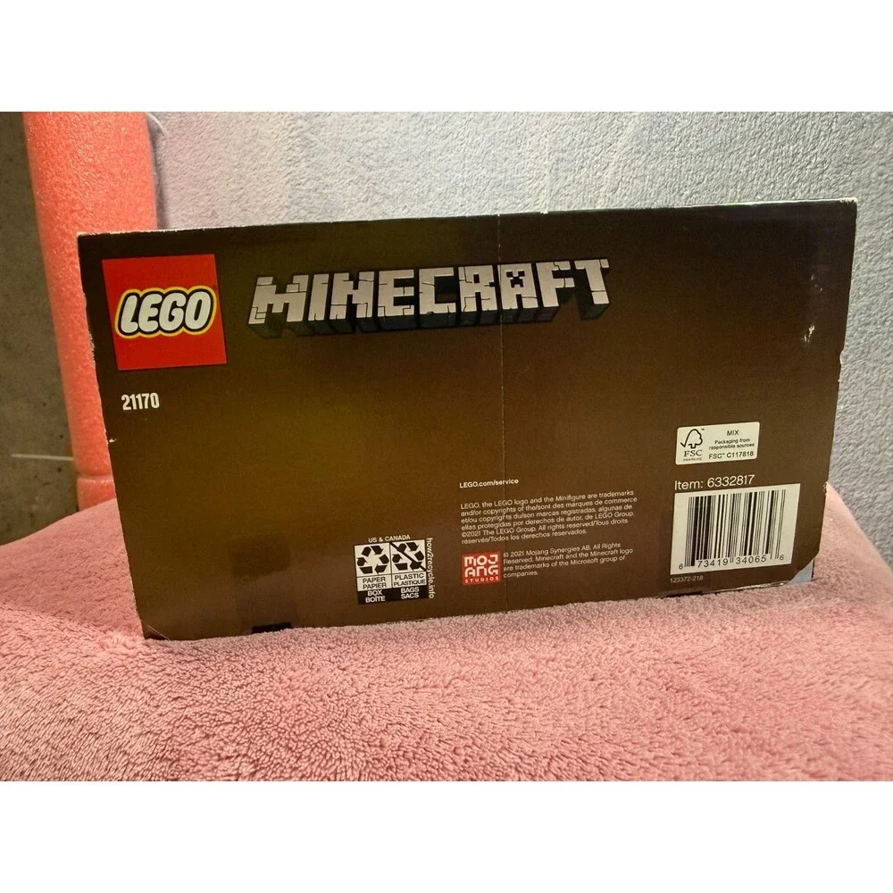 LEGO Minecraft: The Pig House (21170) New in box, factory sealed, complete